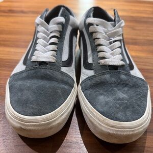 Vans Unisex Old School Classic Hairy Suede Size 8 Grey With Black‎ Suede